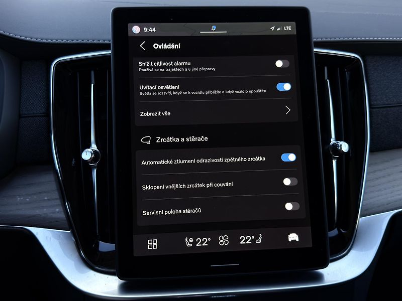 Volvo XC90 T8 AWD RECH. PLUS DARK+ kola - fotka 40 z 51
