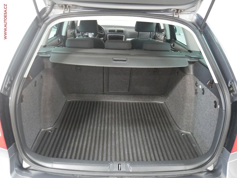 Škoda Octavia (2012) 2.0 TDi, 2.maj,ČR, Klima - fotka 7 z 20