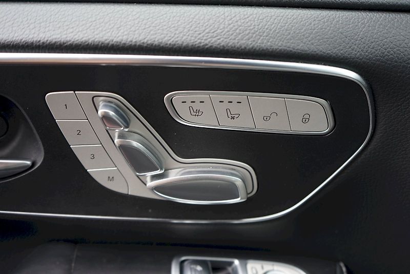 Mercedes-Benz Třídy V (2021) V 300d L Auto 4MATIC 7-míst We - fotka 24 z 25