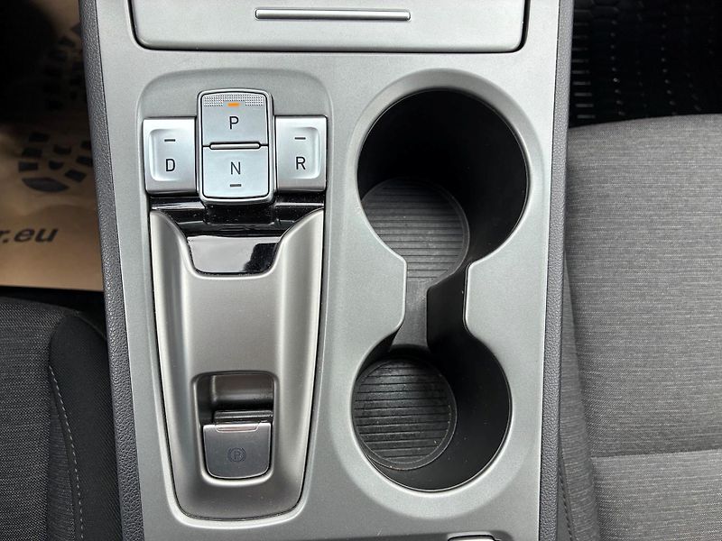 Hyundai Kona EV 64kWh 150KW SMART - fotka 7 z 15