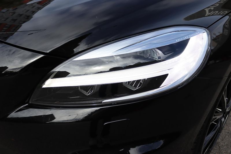 Volvo V40 Volvo V40 R-Design 140kW - fotka 6 z 55