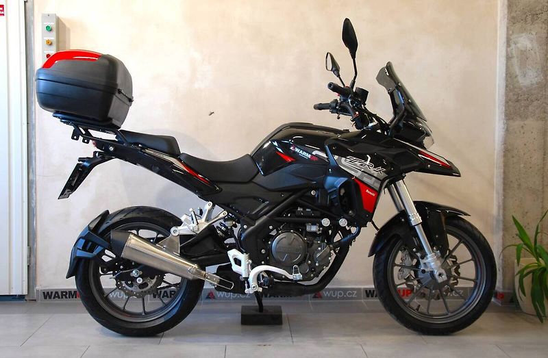 Benelli TRK 251 (2024) pouze 523km, hezký stav, původ - fotka 1 z 20
