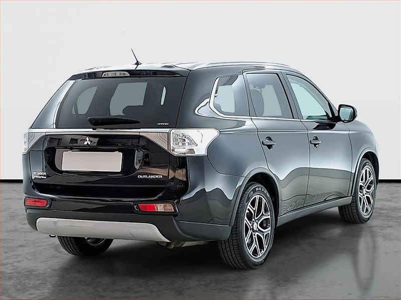 Mitsubishi Outlander (2015) 2.2 DI-D, 4X4, 7 míst, ČR - fotka 5 z 25