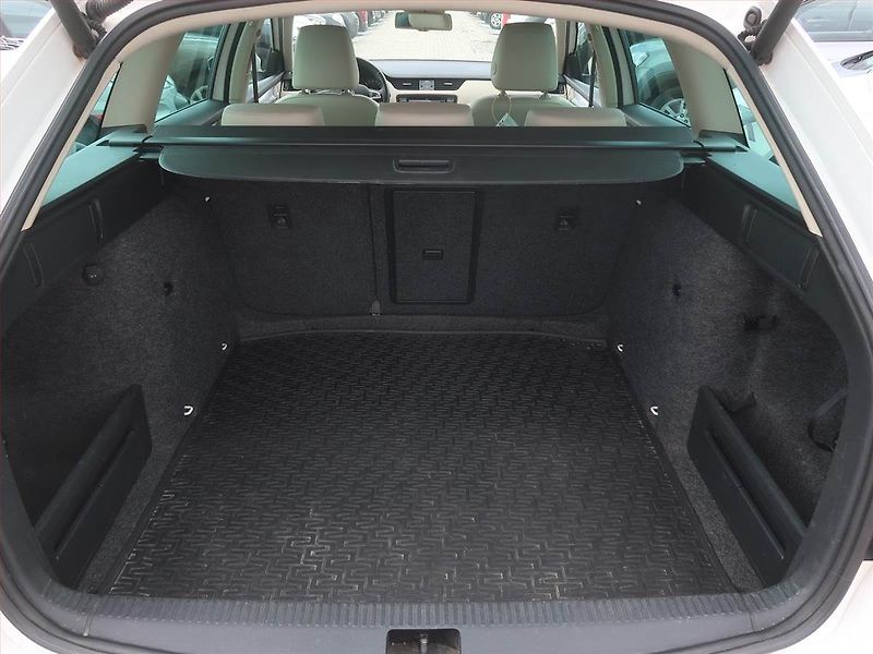 Škoda Octavia (2014) Elegance 2.0 TDI, 4X4 - fotka 14 z 17