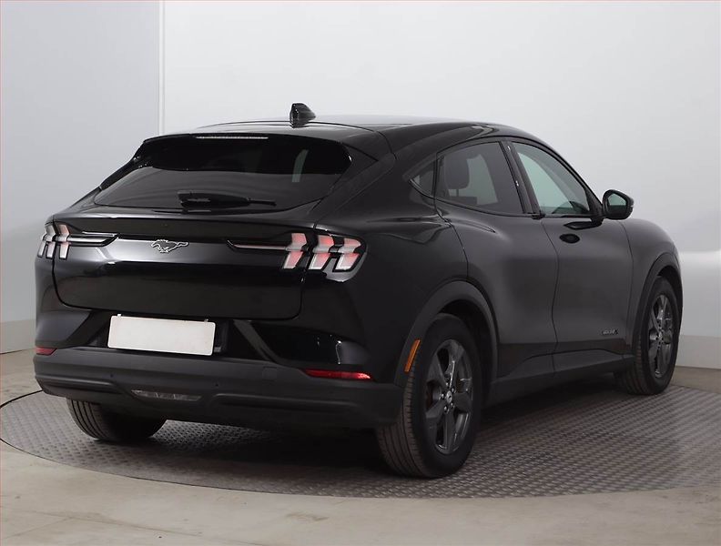 Ford Mustang Mach-E (2021) Extended Range RWD, SoH 93% - fotka 5 z 21