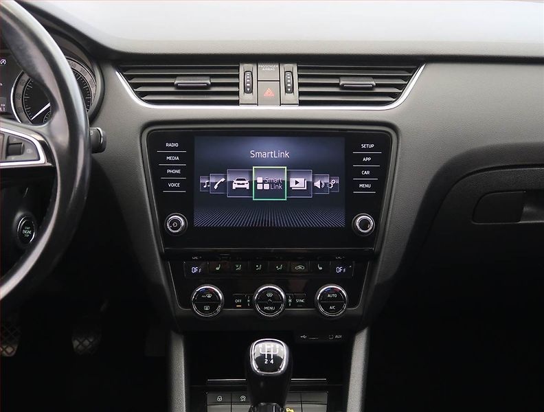 Škoda Octavia (2017) Style Plus 1.6 TDI, Tempomat - fotka 12 z 23