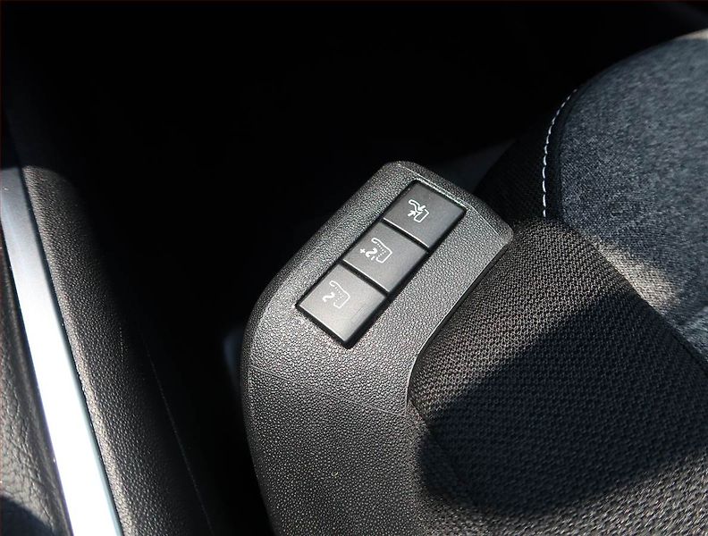 Citroën C4 Picasso (2018) 1.6 BlueHDi, ČR,1.maj - fotka 20 z 21