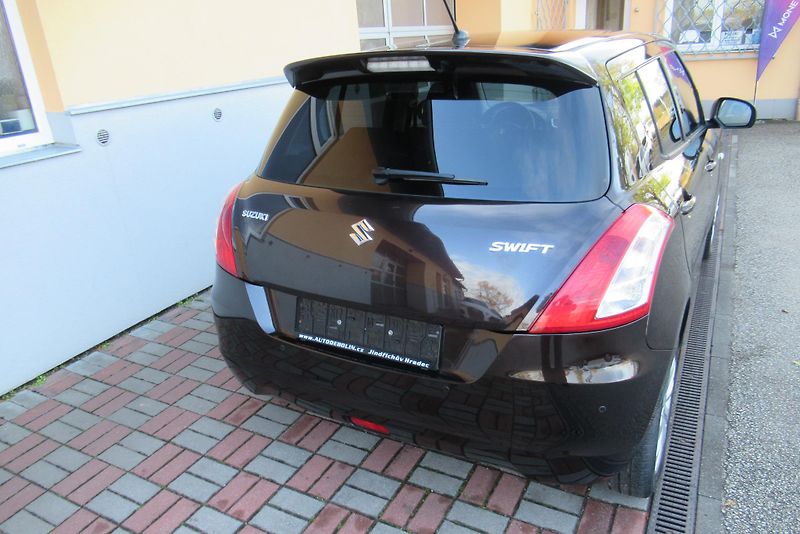 Suzuki Swift 1.2i KLIMA  SADA ALU KOL - fotka 4 z 23
