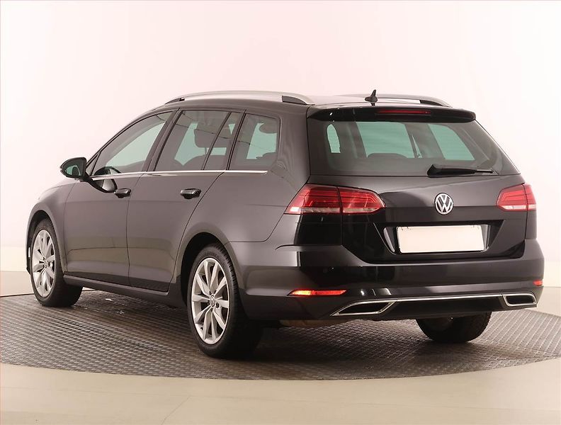 Volkswagen Golf (2018) 1.5 TSI, Automat, Serv.kniha - fotka 4 z 18