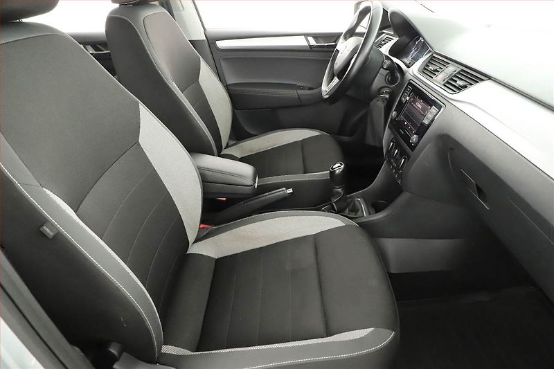 Škoda Rapid (2018) Spaceback 1.0 TSI, Serv.kniha - fotka 7 z 14