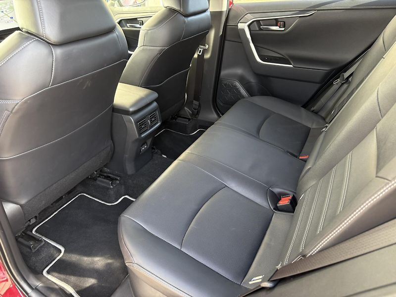 Toyota RAV4 2.5 HSD e-CVT AWD Executive - fotka 11 z 25