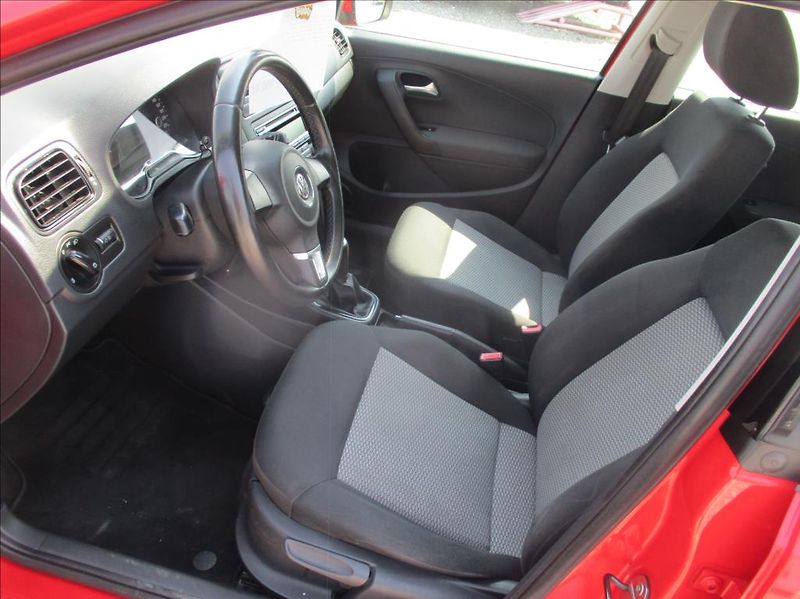 Volkswagen Polo 1,2 TSi, klima, serv. kniha, - fotka 12 z 25