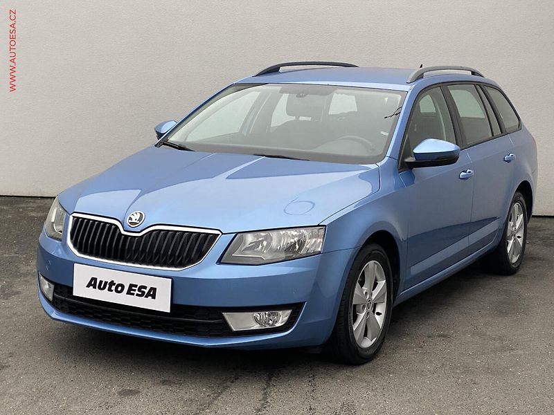 Škoda Octavia (2013) 2.0 TDi 4x4, Elegance, park - fotka 3 z 18