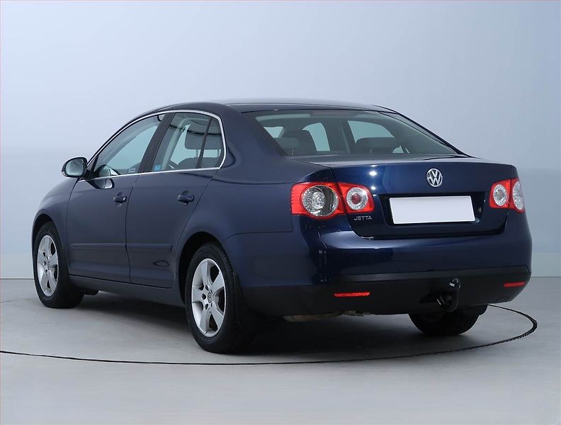 Volkswagen Jetta (2008) 1.6, Tempomat - fotka 4 z 15