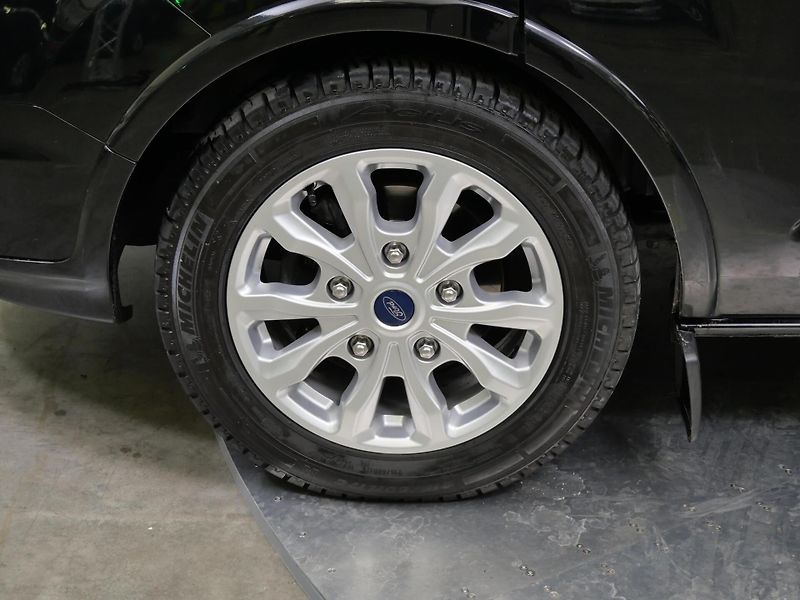 Ford Tourneo Custom - fotka 10 z 25
