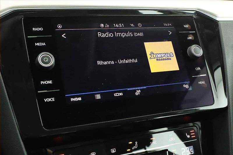 Volkswagen Passat (2020) 1.5 TSI - fotka 18 z 20