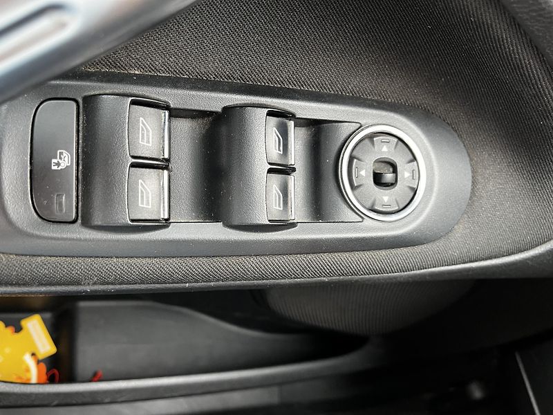 Ford Galaxy (2011) 2.0TDCI MANUÁL TAŽNÉ VÝHŘEV - fotka 13 z 20