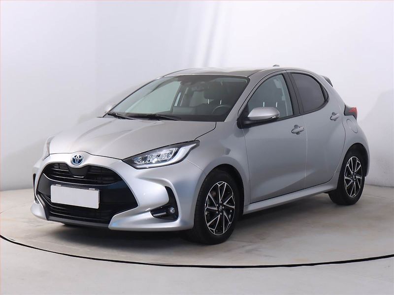 Toyota Yaris (2022) 1.5 VVT-i Hybrid - fotka 2 z 20