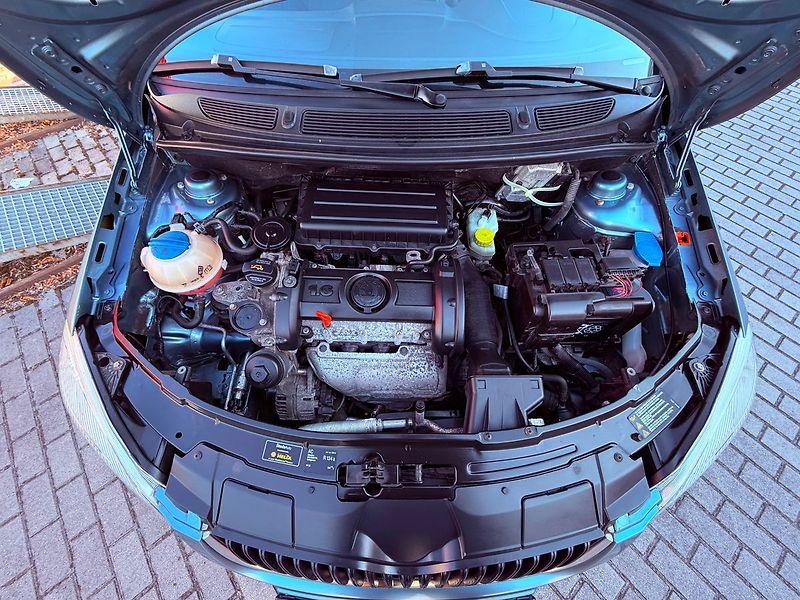 Škoda Fabia 1.6 16V Elegance, ČR, 1.Maj - fotka 22 z 23