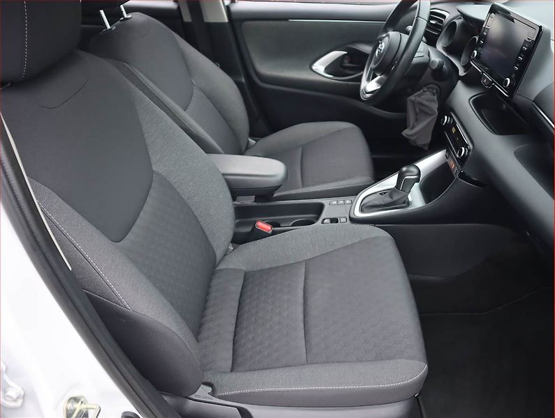 Toyota Yaris (2021) Style 1.5 Hybrid, Automat - fotka 9 z 21