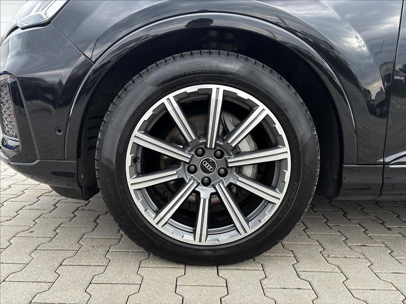 Audi Q7 3,0 TDI 210kW quattro S-line - fotka 10 z 42