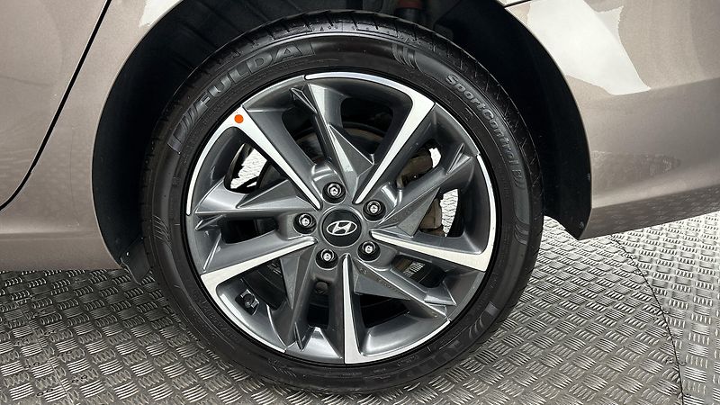 Hyundai i30 1.5 T-GDI Style Kombi - fotka 19 z 27