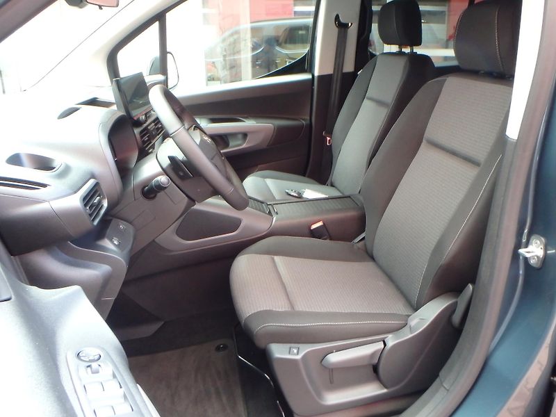 Toyota ProAce City Verso Family 1.5 d 130-Long,8aut. - fotka 10 z 23