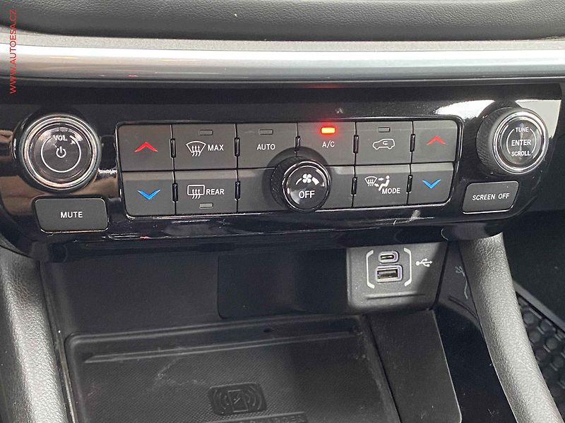 Jeep Compass (2021) 1.3T, Limited, AT, kamera, TZ - fotka 18 z 21
