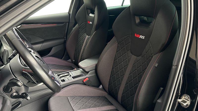 Škoda Octavia 2.0 TSI DSG RS Combi - fotka 15 z 31