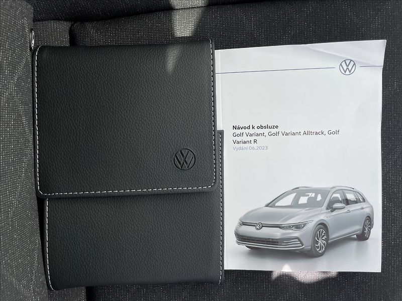 Volkswagen Golf Variant 1,5 eTSI DSG Life Kamera+KESSY - fotka 18 z 23