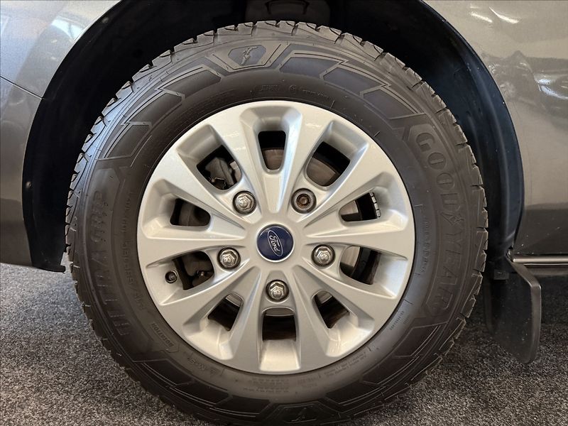 Ford Tourneo Custom 2,0 Long,96kW,po servisu - fotka 23 z 30