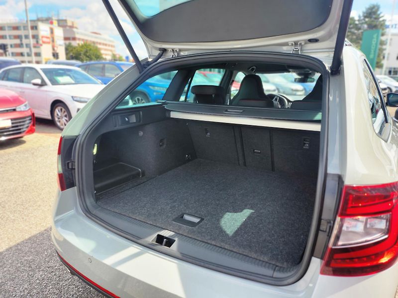 Škoda Octavia RS 2.0 TDI 135kw DSG 4X4 Combi - fotka 25 z 25