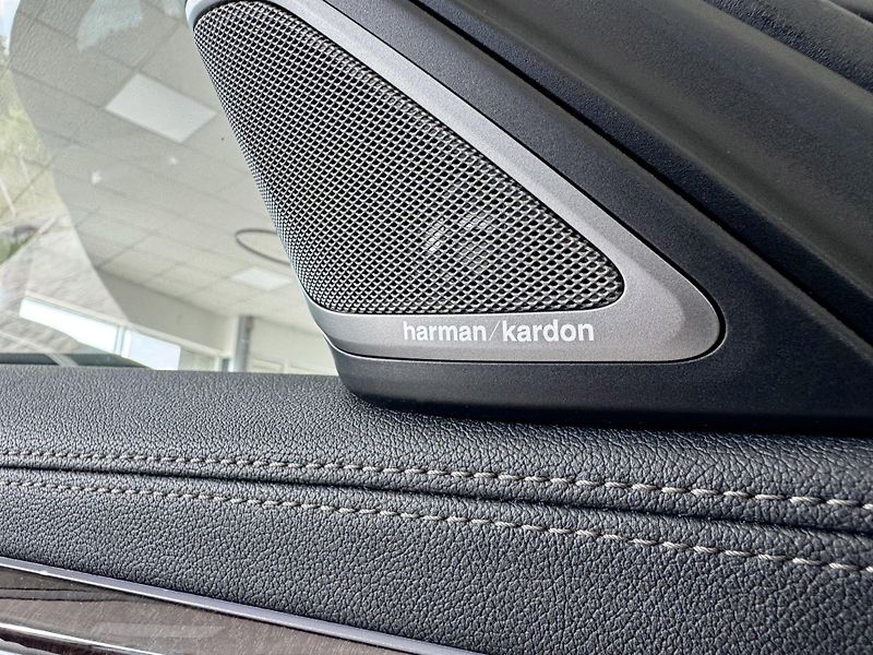 BMW Řada 7 730d xDrive*Laser*Dověry*Masáž - fotka 38 z 46
