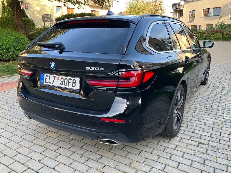 BMW Řada 5 (2022) 530e xDrive - fotka 5 z 16