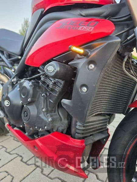 Triumph Speed Triple (2015) - fotka 18 z 19