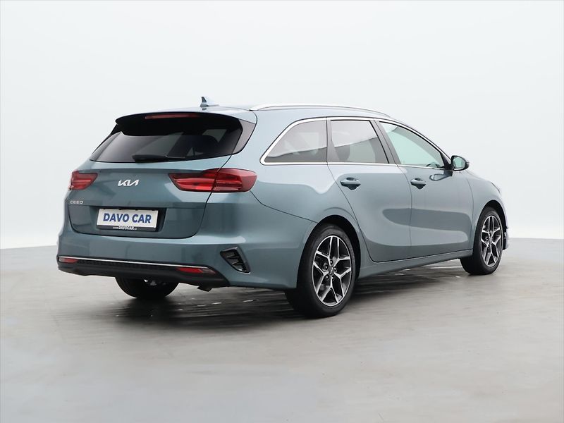 Kia Ceed SW 1,5 T-GDI 117kW GT-Line CZ DPH - fotka 7 z 38