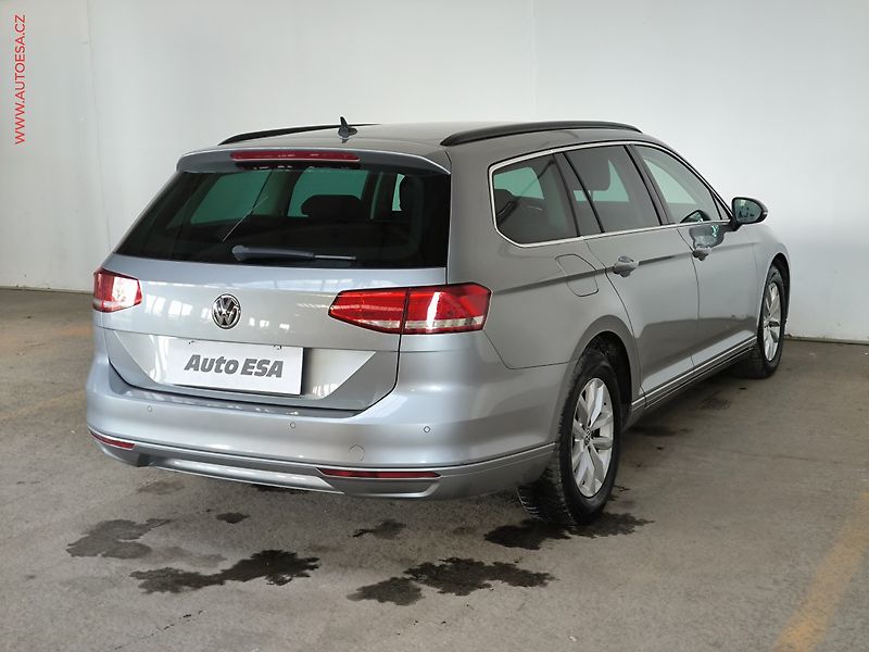 Volkswagen Passat (2019) 1.5 TSi, Comfortline, navi - fotka 6 z 17