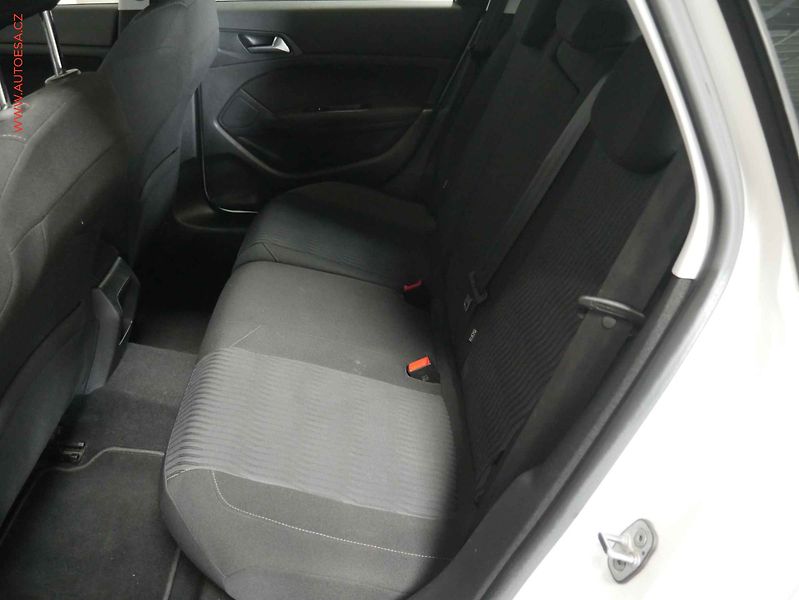 Peugeot 308 (2015) 1.2 PT, ČR, Active, TZ - fotka 10 z 19