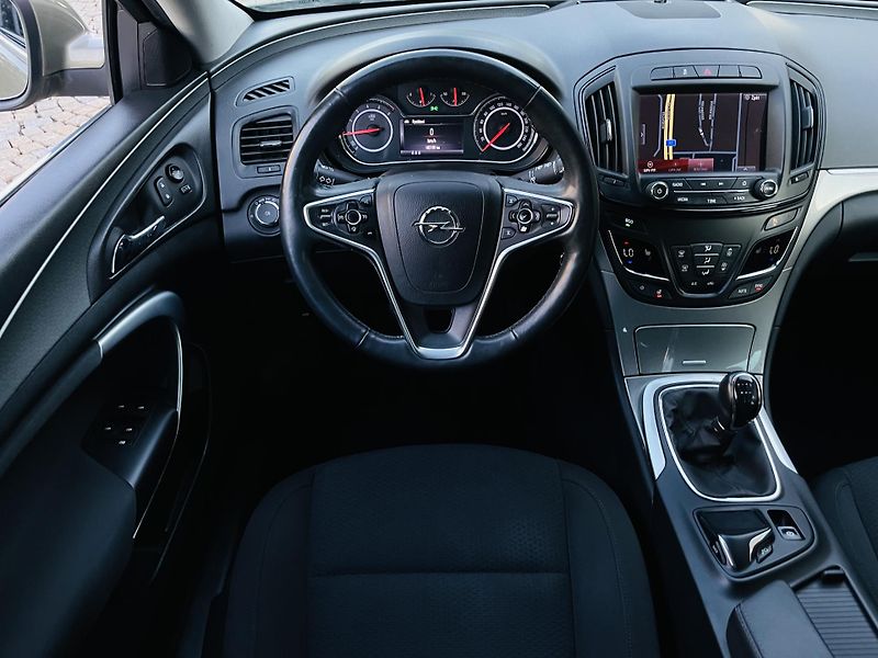 Opel Insignia 2.0CDTi MANUÁL VÝHŘEV LED - fotka 24 z 41