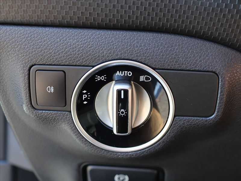 Mercedes-Benz Třídy A 2,1 200CDI 100kW Aut. Kůže - fotka 16 z 36