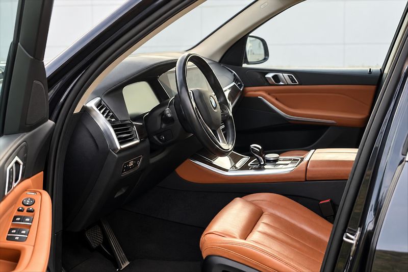 BMW X5 xDrive 195kW SERVISNÍ KNIHA ČR - fotka 8 z 17