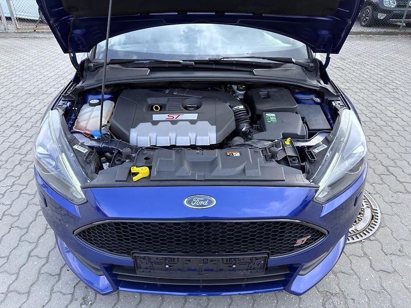 Ford Focus 2.0 ST 184 kW navi. xenony - fotka 12 z 23