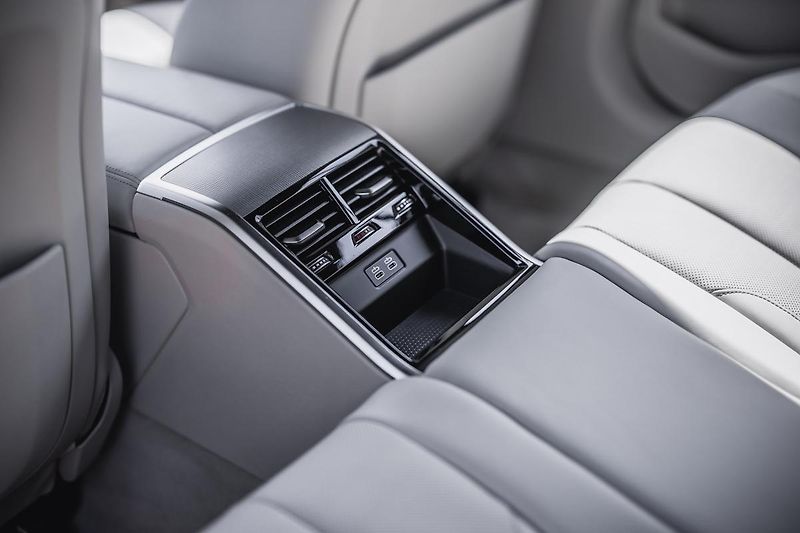 BMW Řada 8 (2022) 840i xDRIVE Gran coupé - fotka 42 z 51