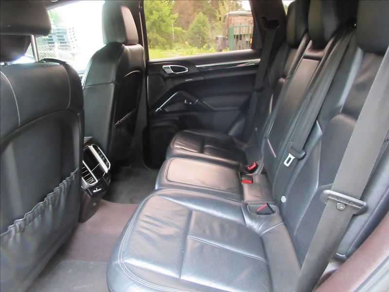 Porsche Cayenne 3,0 D, Navi, Kůže, 20ALU - fotka 15 z 33