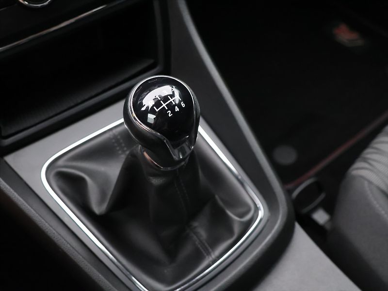 Seat Leon 1,4 TSI 92kW Style CZ - fotka 24 z 33