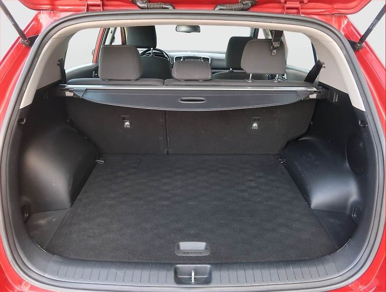 Kia Sportage (2017) 1.6 GDI, Serv.kniha, Navi - fotka 13 z 16