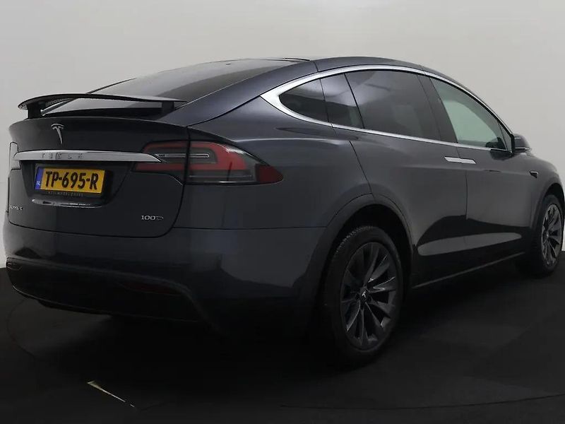 Tesla Model X 100D AWD 386kW FSD3 TZ SOH 88% - fotka 2 z 16