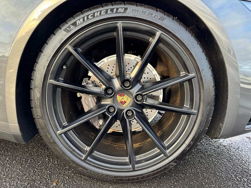 Porsche 911 (2020) Approved BOSE Střecha 20/21