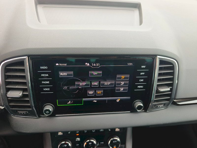 Škoda Karoq (2025) TOP SELECT TD 110/2.0 A7A 4x4 - fotka 21 z 35