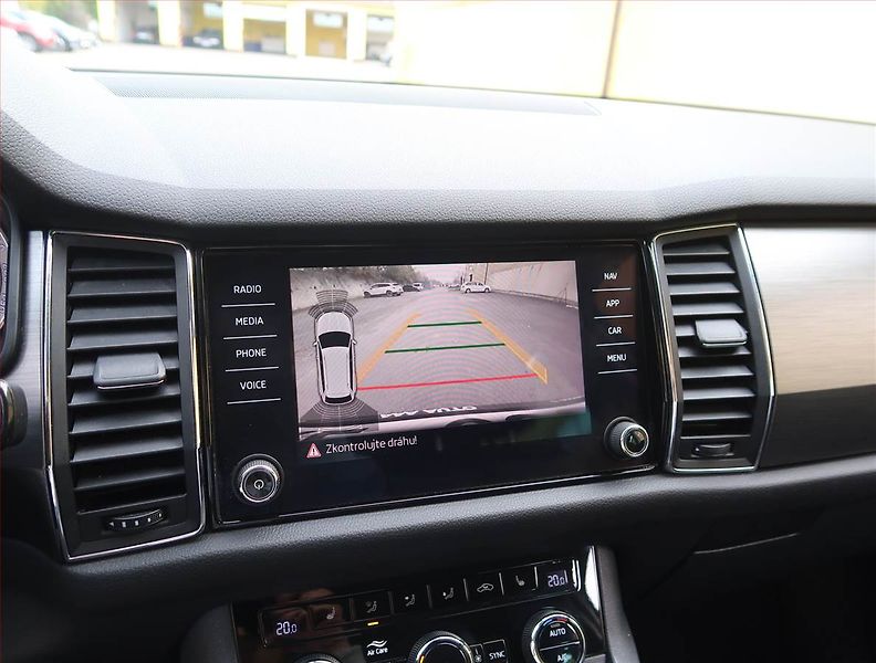 Škoda Kodiaq (2020) 2.0 TDI, digi klima - fotka 19 z 26